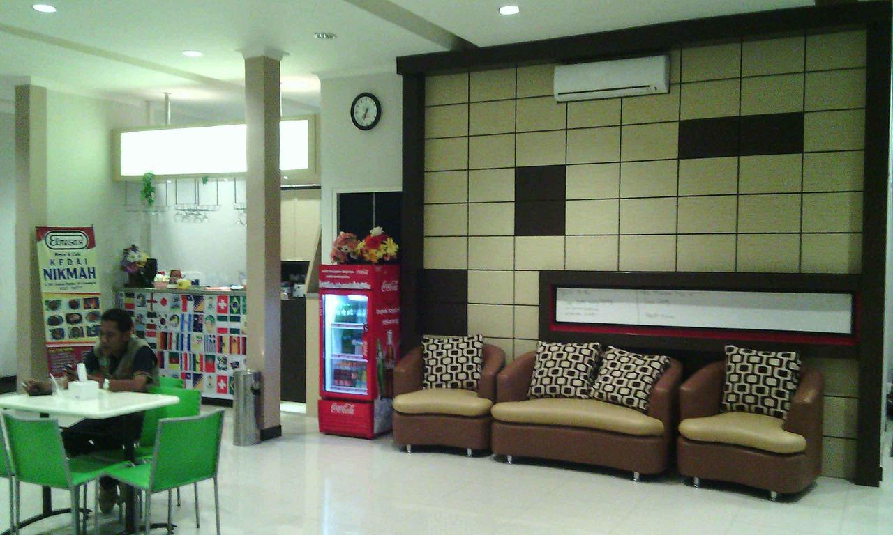 Hotel Elresas Lamongan Esterno foto