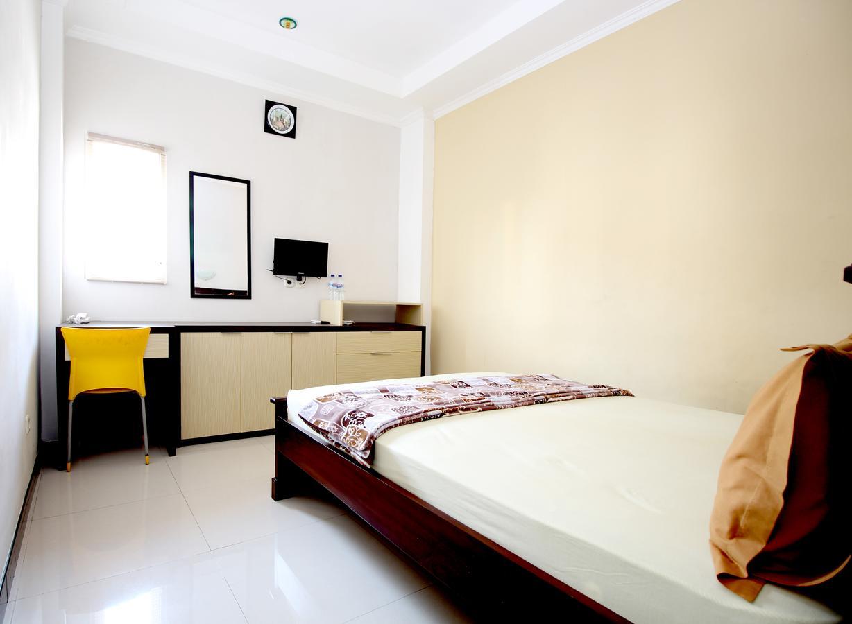 Hotel Elresas Lamongan Esterno foto